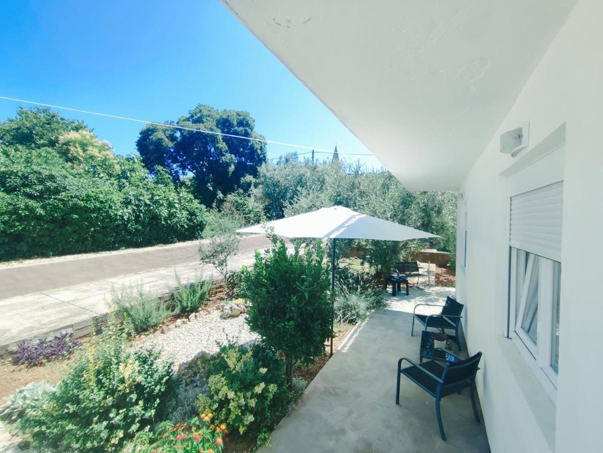 Appartement Garden à Sutomiscica Extérieur photo